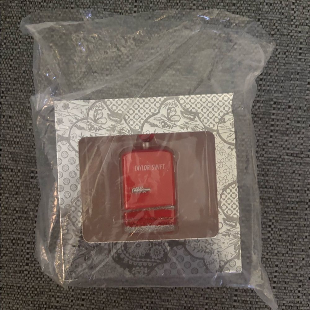 NIB Taylor Swift Red Refrigerator Ornament